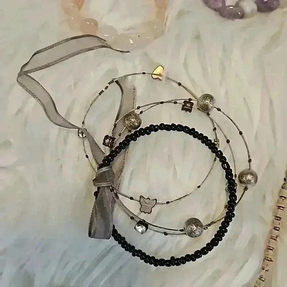 Jewelry - Picture 3 of 6